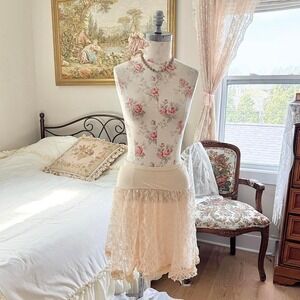 Y2K cream lace mini skirt Eco size medium